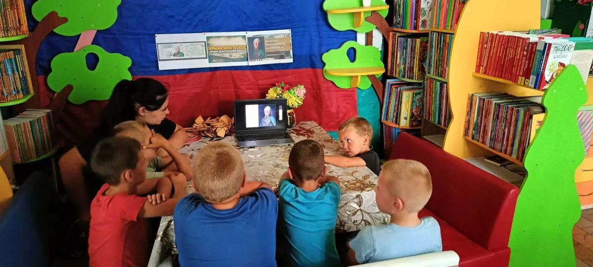 Литературно-исторический час «Как Россия билась за Крым» прошел в Красноподольской библиотеке Литературно-исторический час «Как Россия билась за Крым» прошел в Красноподольской библиотеке
