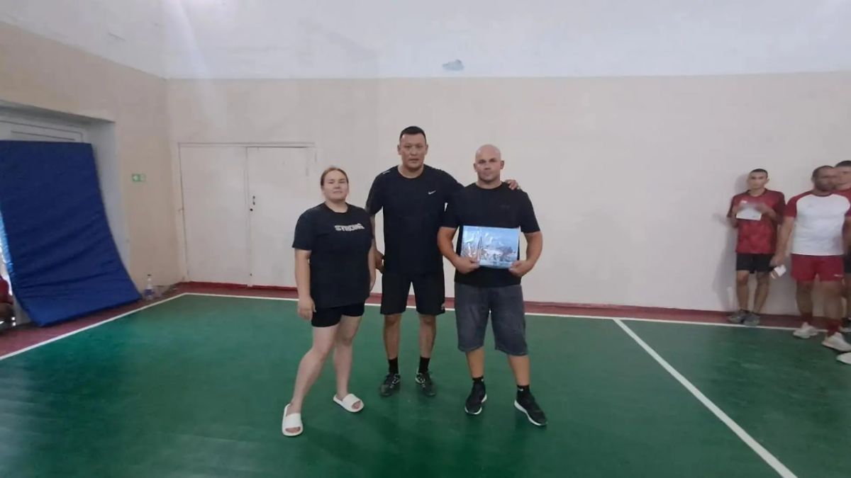 Александр Дудка: В Тарасовке прошёл товарищеский матч по волейболу Александр Дудка: В Тарасовке прошёл товарищеский матч по волейболу