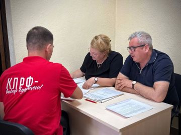 Окружная избирательная комиссия Херсонской области приняла документы от кандидата в депутаты Госдумы, выдвинутого партией КПРФ