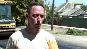 На улице Коллективной в Геническе ведутся ремонтные работы дорожного покрытия