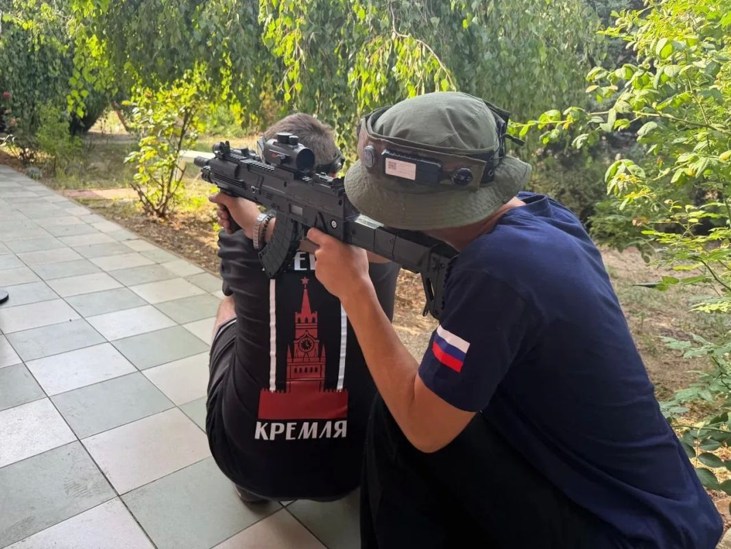 Тактика, плечо товарища и полный контроль над полем Тактика, плечо товарища и полный контроль над полем