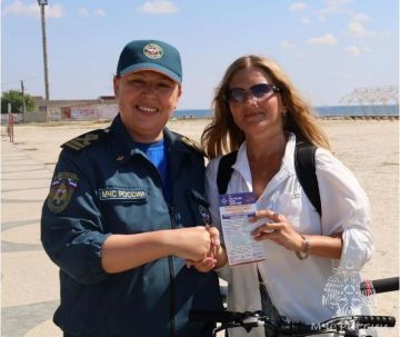 Сотрудники ГИМС патрулируют прибрежную полосу, всматриваются в горизонт и «держат руку на пульсе»