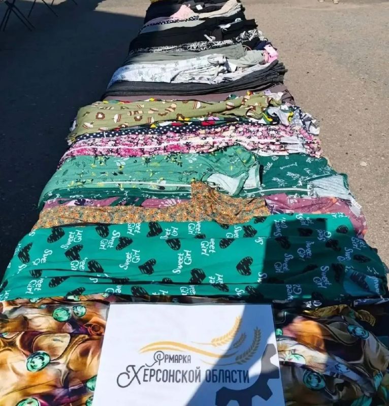 Порядка 2 132 ярмарок проведено в Херсонской области с начала года, сообщили в Минпромторге Порядка 2 132 ярмарок проведено в Херсонской области с начала года, сообщили в Минпромторге