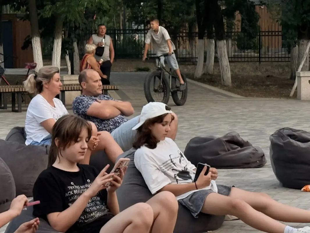#Лето_с_молодёжкой: Кинопоказ #Лето_с_молодёжкой: Кинопоказ