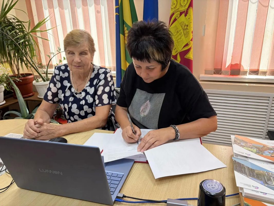 В Геническе подписали соглашение о сотрудничестве В Геническе подписали соглашение о сотрудничестве