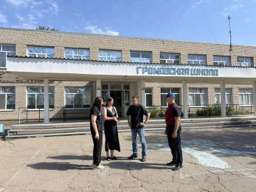 Визит первого заместителя Губернатора Херсонской области в Громовскую школу: обсуждение развития образования и поддержка юных футболистов