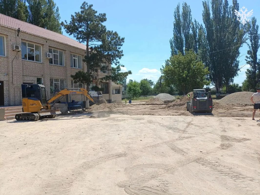 В Стрелковом благоустраивают центральную площадь В Стрелковом благоустраивают центральную площадь