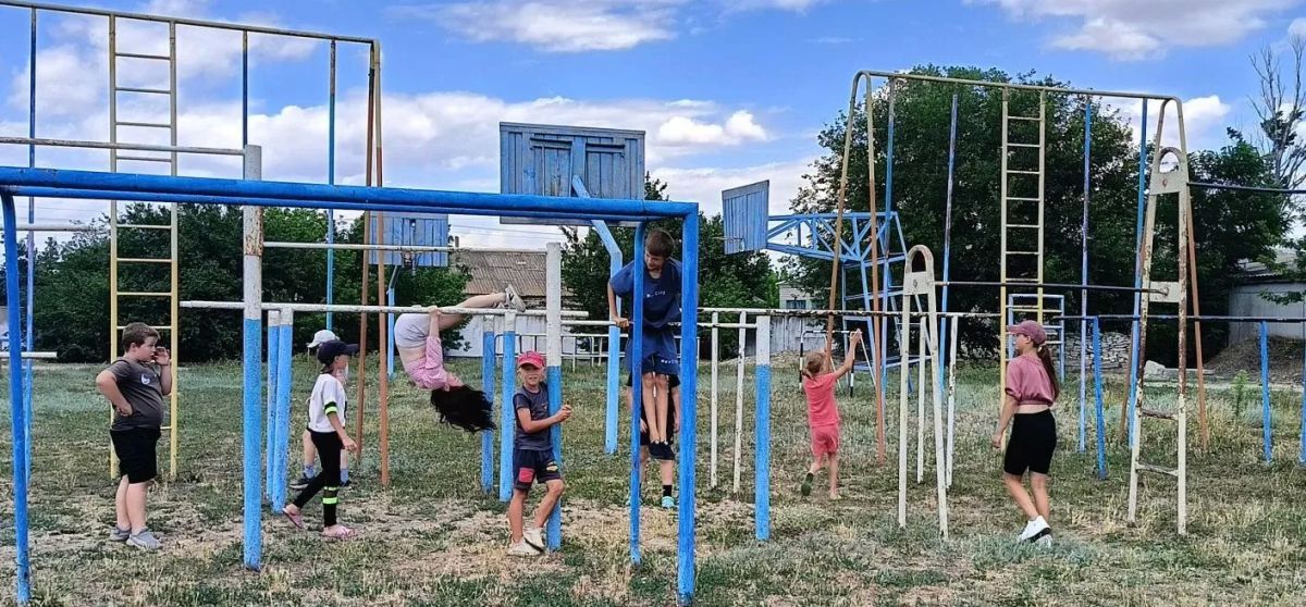 Семеновский сельский Дом культуры провел подвижные игры на свежем воздухе "Краски лета" Семеновский сельский Дом культуры провел подвижные игры на свежем воздухе "Краски лета"