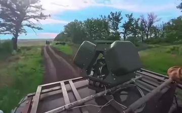 БУДНИ СВО.... Наш боец уничтожает атакующий хохляцкий FPV-ждун из гладкоствольного полуавтоматического ружья МР-15 Телеграм-канал Херсонский Вестник