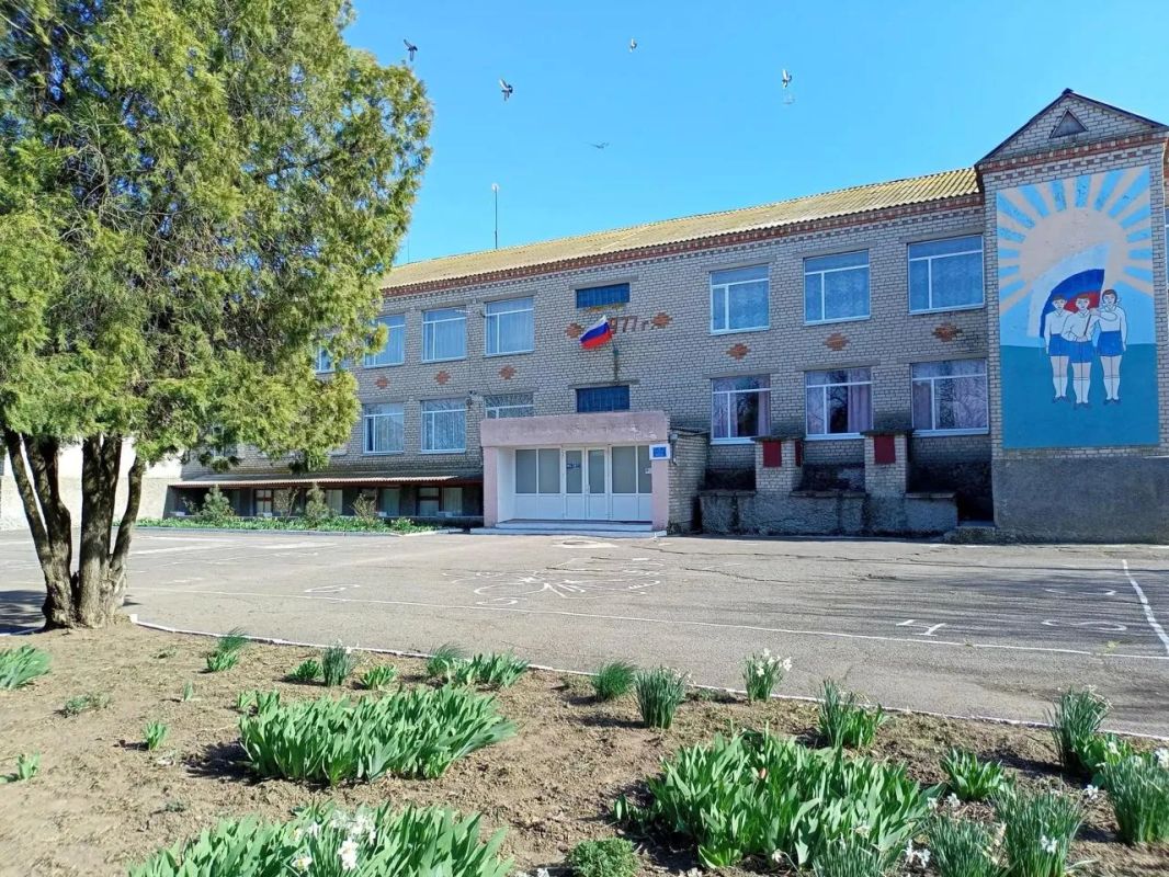 Владимир Сальдо: в 2026 году на развитие образования в Херсонской области потратят более 1,1 млрд рублей Владимир Сальдо: в 2026 году на развитие образования в Херсонской области потратят более 1,1 млрд рублей