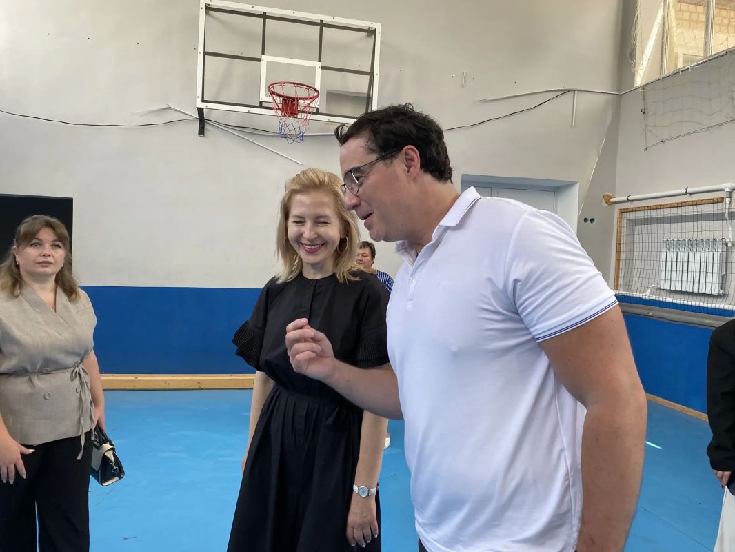И снова за школьной партой! Посетили школу и вместе с моим коллегой Александром Фоминым побывали в роли учеников И снова за школьной партой! Посетили школу и вместе с моим коллегой Александром Фоминым побывали в роли учеников
