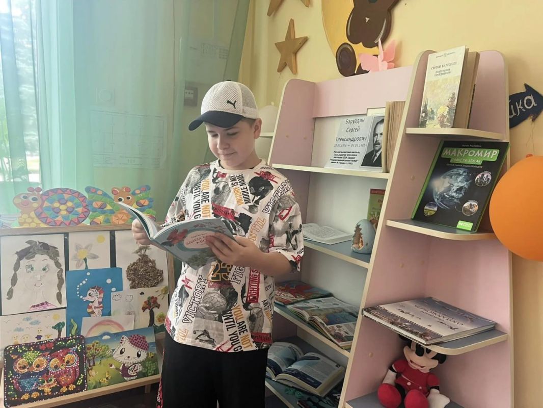 Александр Дудка: В Скадовской детской библиотеке открылась выставка к 100-летию Сергея Баруздина Александр Дудка: В Скадовской детской библиотеке открылась выставка к 100-летию Сергея Баруздина