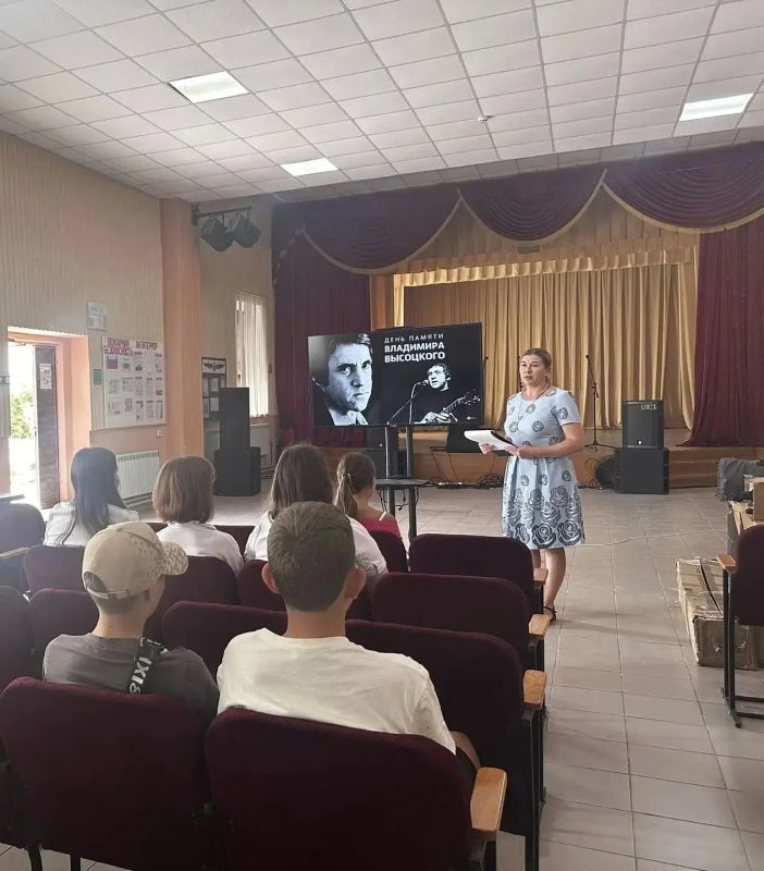 Памяти Высоцкого: Песни, стихи, эпоха Памяти Высоцкого: Песни, стихи, эпоха
