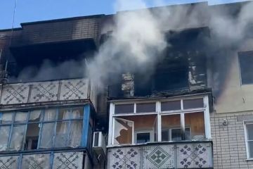 ВСУ атаковали многоквартирный дом в Каховке, сгорели квартиры верхних этажей