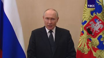 Путин поздравил россиян с Днем Военно-морского флота