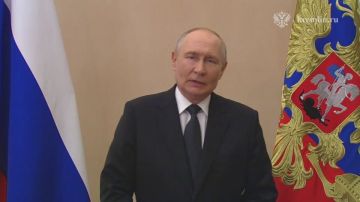Владимир Путин поздравил военных моряков с Днём ВМФ
