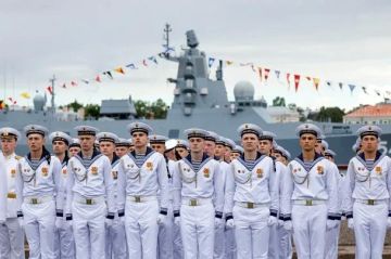 Владимир Сальдо: Слава российскому флоту!. Сегодня поздравляю военных моряков, ветеранов и всех, чья жизнь связана с Военно-Морским Флотом России