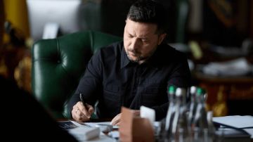 Енот из Херсона: Зеленский подписал законы о продлении военного положения и всеобщей мобилизации еще на 90 дней до 31 октября 2026 года