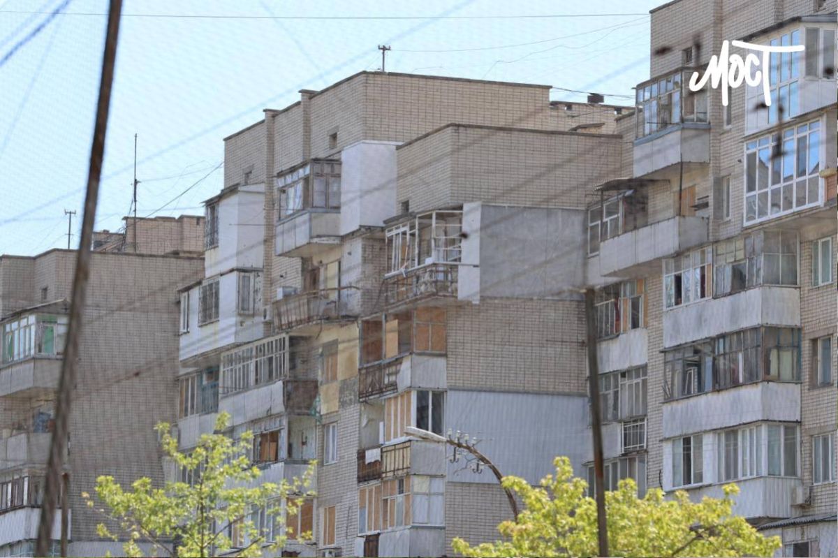 В Херсоне лето, солнце, сосиски и… антидроновые сетки В Херсоне лето, солнце, сосиски и… антидроновые сетки