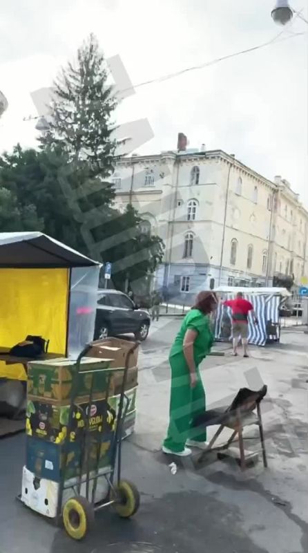 Во Львове гражданские и сотрудники ТЦК бросали друг в друга камнями