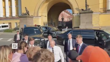 Путин пообщался с людьми в Петербурге