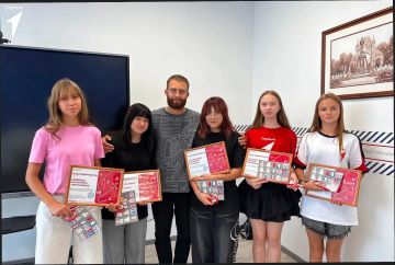 Активистов Движения Первых наградили за участие в общественной жизни региона