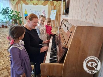В Херсонской области приемных родителей обучает мать 23 детей