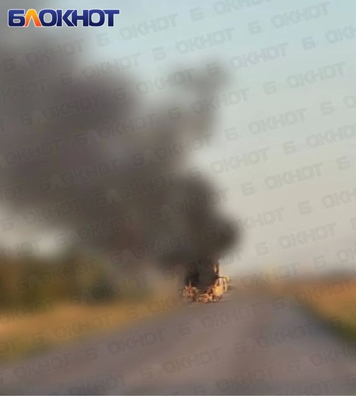 Дроны ВСУ атаковали сразу три автомобиля мирных жителей Дроны ВСУ атаковали сразу три автомобиля мирных жителей