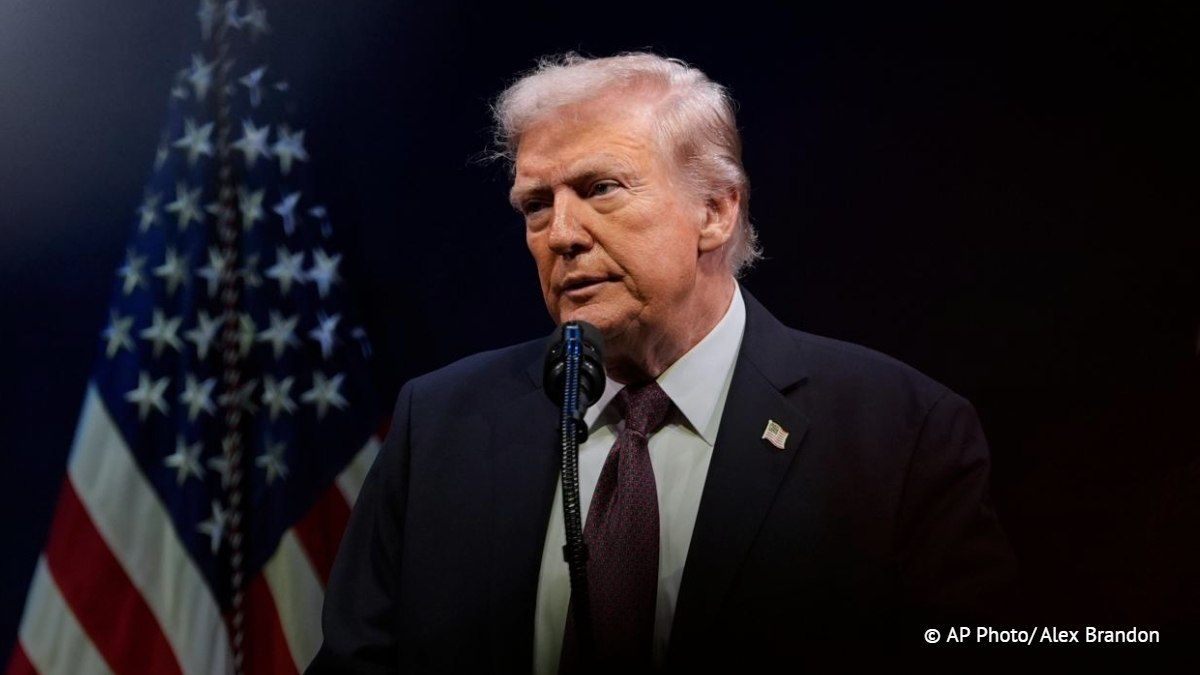 Трамп заявил Fox News, что США нанесут сильные удары по Ирану в ответ на обстрел американских военных в Иордании