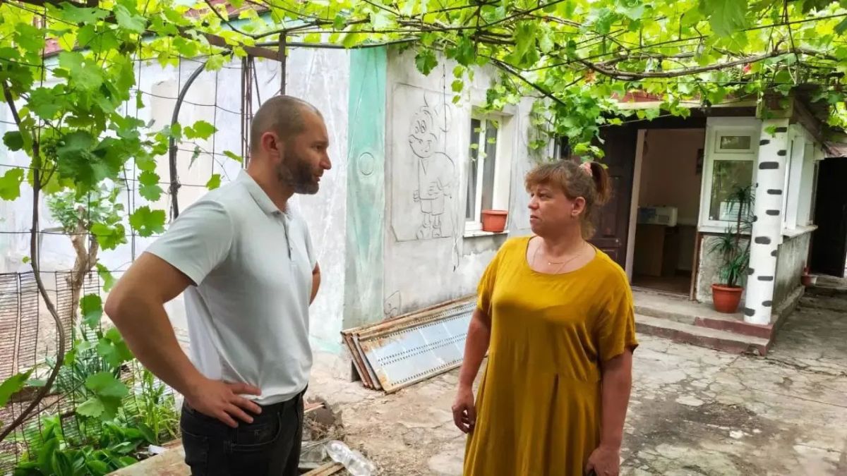 Павел Филипчук: У доброты будет свой дом. Напомню, что наш проект «Дом, в котором живет доброта» от ТОС «Мечта» города Каховка одержал победу во втором конкурсе Фонда Президентских грантов в этом году Павел Филипчук: У доброты будет свой дом. Напомню, что наш проект «Дом, в котором живет доброта» от ТОС «Мечта» города Каховка одержал победу во втором конкурсе Фонда Президентских грантов в этом году
