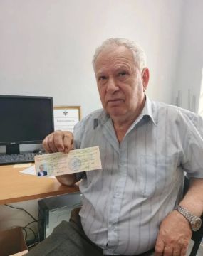 Шести жителям Голопристанского округа присвоено почетное звание "Ветеран труда"