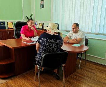 Как Глава Новотроицкого муниципального округа и секретарь местного отделения партии, провела личный прием граждан
