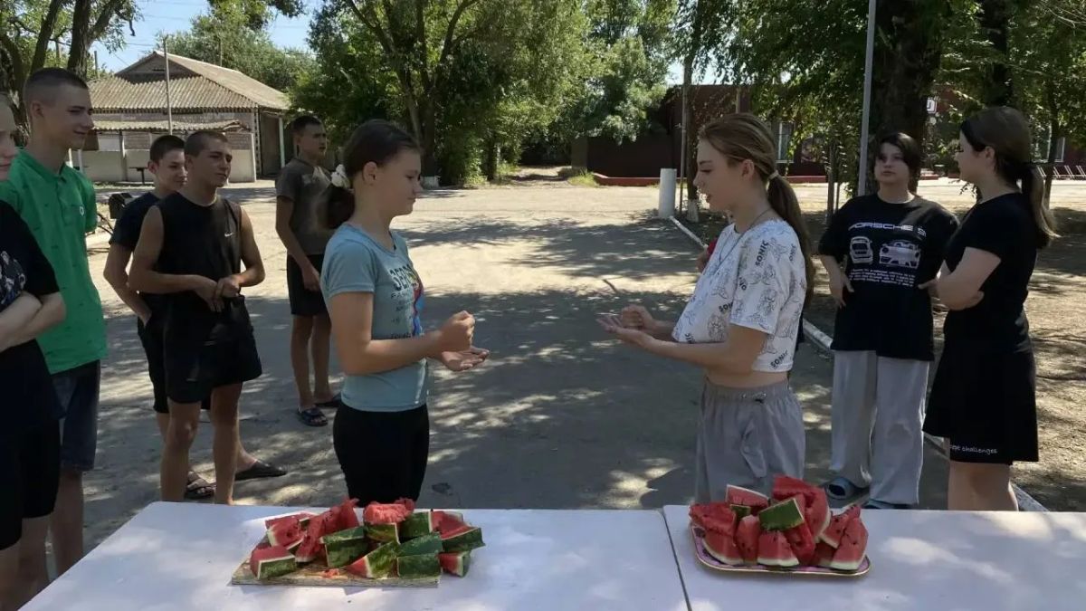 В Новодмитровке Второй Ивановского округа прошел "Арбузный переполох" В Новодмитровке Второй Ивановского округа прошел "Арбузный переполох"