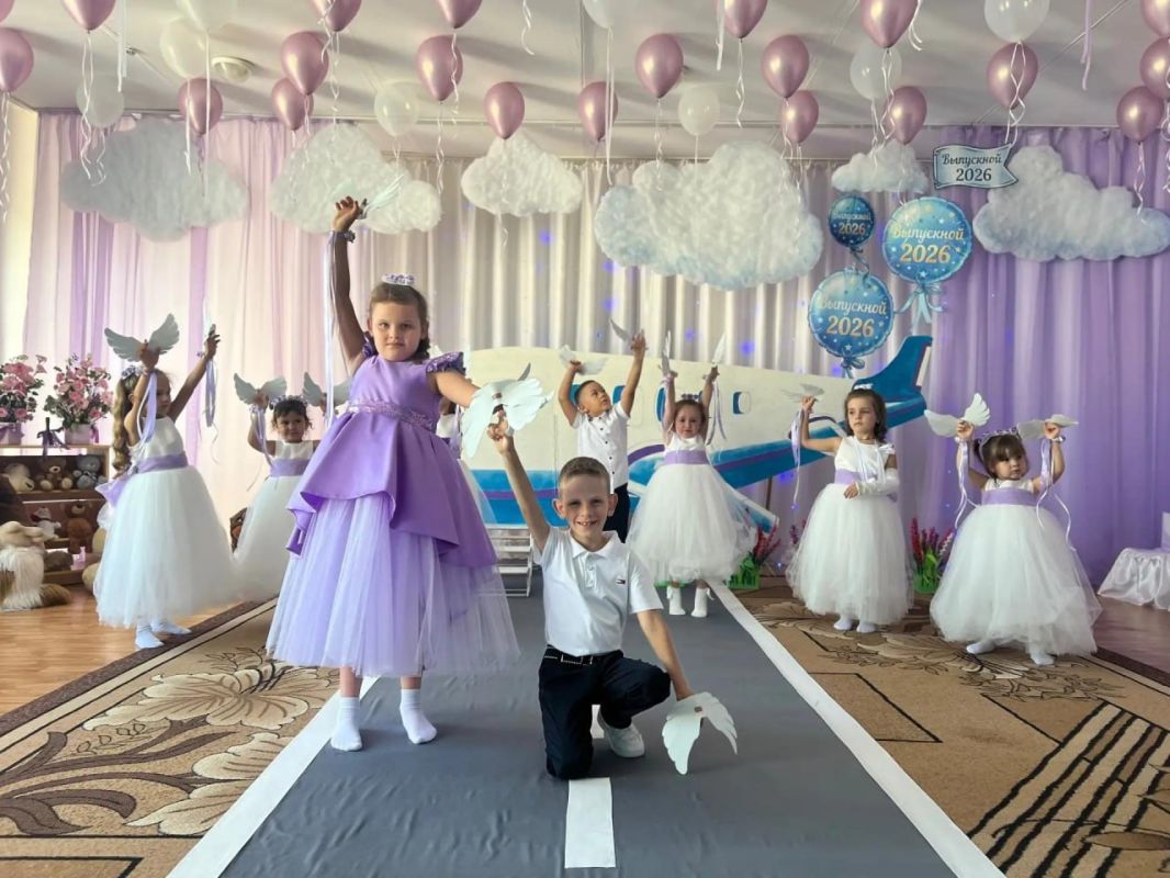 Выпускной бал в Скадовском округе: «До свидания, детский сад — здравствуй, школа!» Выпускной бал в Скадовском округе: «До свидания, детский сад — здравствуй, школа!»