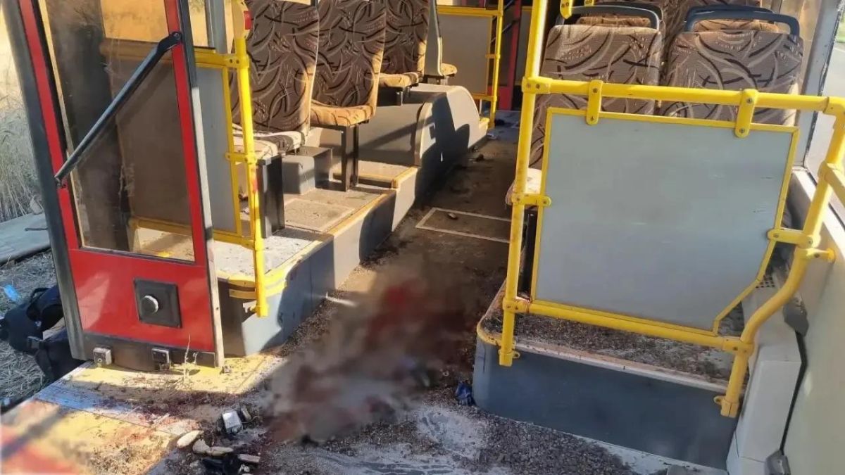 В Запорожской области ВСУ атаковали автобус, в котором находились 55 человек — один погибший, 12 раненых В Запорожской области ВСУ атаковали автобус, в котором находились 55 человек — один погибший, 12 раненых