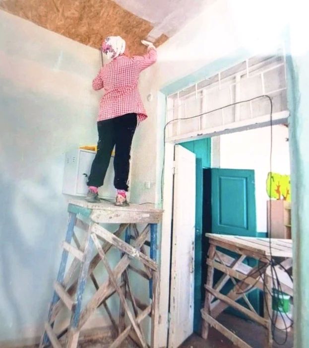 Каждое утро рабочие "Коммунального сервиса Каховки" выходят на улицы города, чтобы поддерживать чистоту и порядок Каждое утро рабочие "Коммунального сервиса Каховки" выходят на улицы города, чтобы поддерживать чистоту и порядок