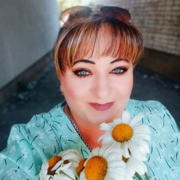 Поздравляем с днём рождения одну из лучших библиотекарей округа — Светлану Олейник!