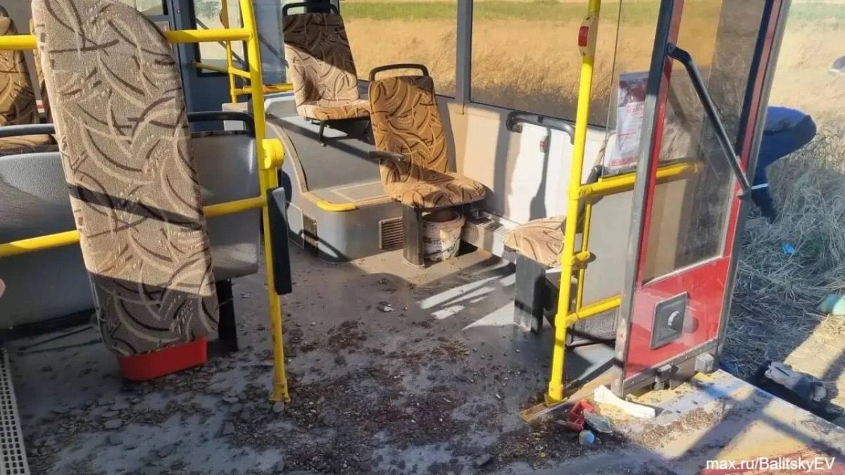 Автобус с сотрудниками железорудного комбината попал под удар ВСУ в Запорожской области — один человек погиб, двое в реанимации, сообщил губернатор Балицкий Автобус с сотрудниками железорудного комбината попал под удар ВСУ в Запорожской области — один человек погиб, двое в реанимации, сообщил губернатор Балицкий