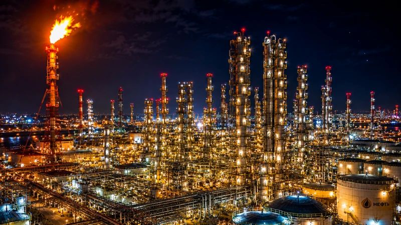 В России вторую неделю к ряду восстанавливаются объемы переработки нефти