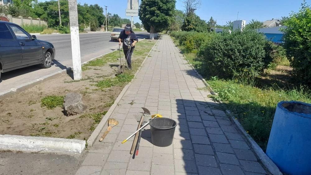 Александр Дудка: Плановая уборка общественных территорий в Новониколаевке Александр Дудка: Плановая уборка общественных территорий в Новониколаевке