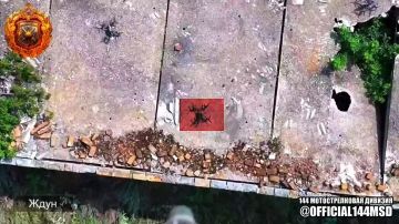 Боевая работа операторов дронов 144 мотострелковой дивизии по уничтожению ждунов и мин на дорогах с помощью сбросов, а также нейтрализации БпЛА противника в небе на Краснолиманском направлении