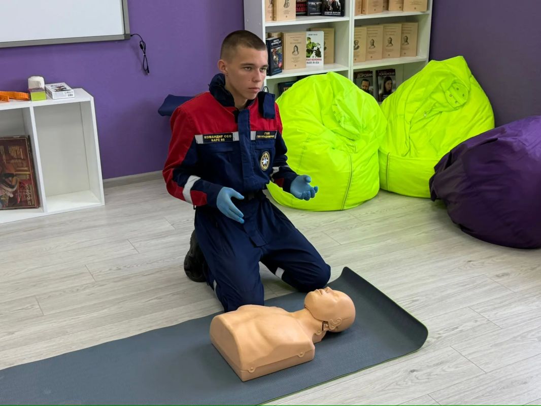Сотрудники Генической и Новотроицкой ТИК и УИК прошли обучение по тактической медицине Сотрудники Генической и Новотроицкой ТИК и УИК прошли обучение по тактической медицине