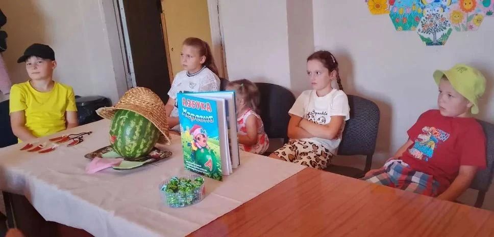 В Азовском отметили Международный день арбуза В Азовском отметили Международный день арбуза