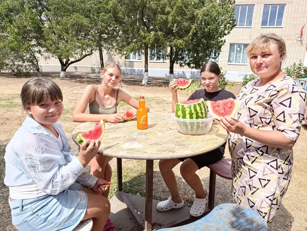 Арбузное настроение: как в Ивановке прошла акция «Сладость в радость» Арбузное настроение: как в Ивановке прошла акция «Сладость в радость»