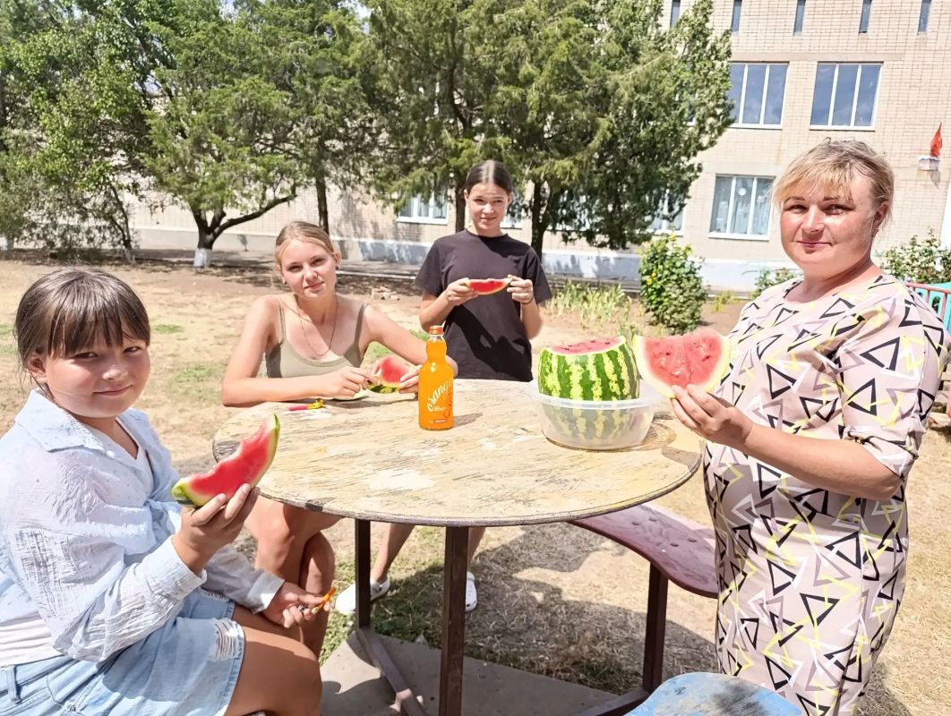 Арбузное настроение: как в Ивановке прошла акция «Сладость в радость» Арбузное настроение: как в Ивановке прошла акция «Сладость в радость»
