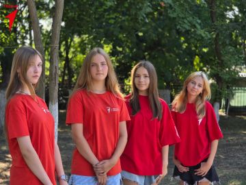 Первые Геническа запустили флешмоб ко Дню физкультурника