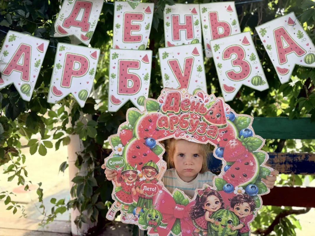Александр Дудка: В Ульяновском детском саду отметили День арбуза: бахчевая феерия для юных натуралистов Александр Дудка: В Ульяновском детском саду отметили День арбуза: бахчевая феерия для юных натуралистов