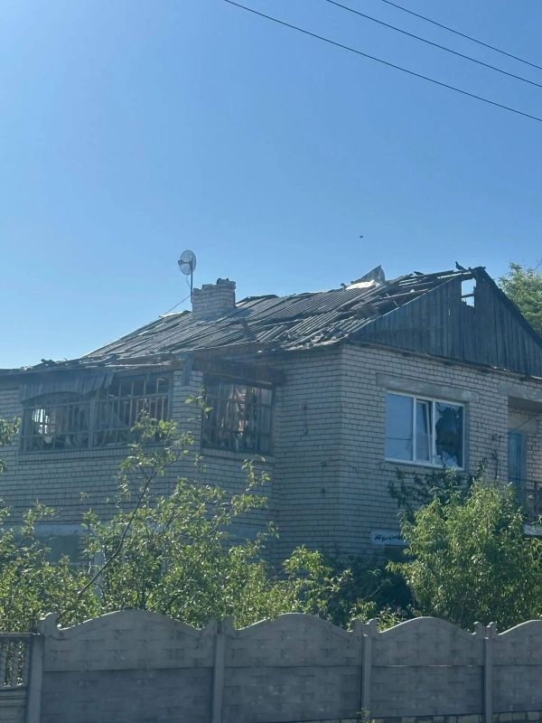 Шесть квартир сгорели в одном из домов Каховки в результате атаки вражеского БпЛА, сообщил Павел Филипчук Шесть квартир сгорели в одном из домов Каховки в результате атаки вражеского БпЛА, сообщил Павел Филипчук
