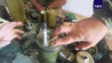 Добровольцы "Днепра" разминировали подъездные пути в Запорожской области
