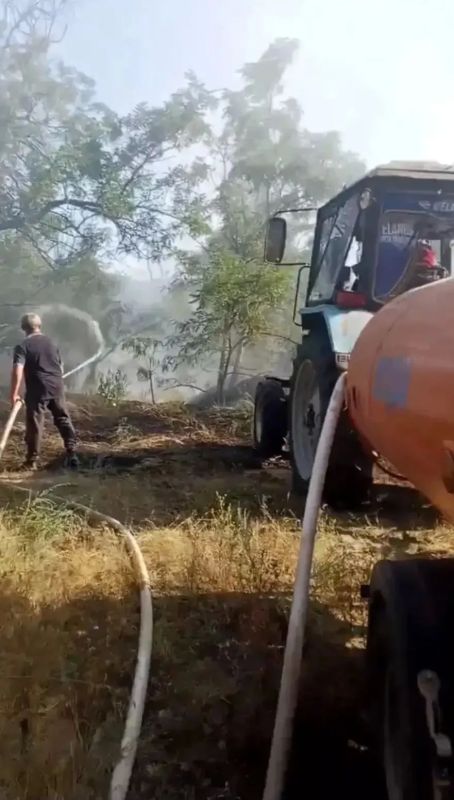 В Голопристанском лесхозе ликвидировали три пожара после атак ВСУ В Голопристанском лесхозе ликвидировали три пожара после атак ВСУ